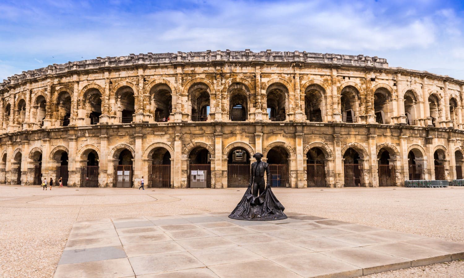 Nîmes city view